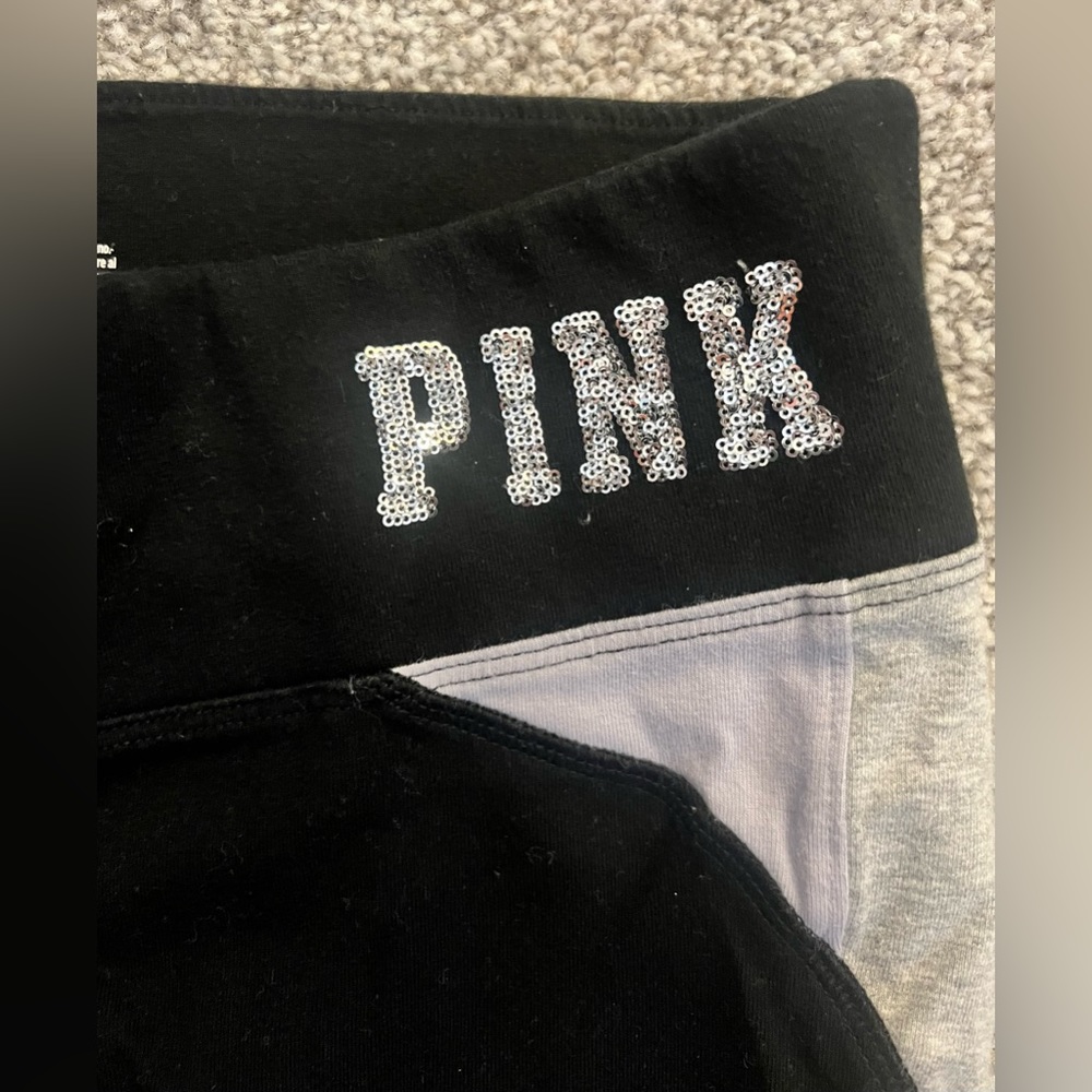 VS PINK - 💜🤍 Yoga Leggings - Picture 2 of 5
